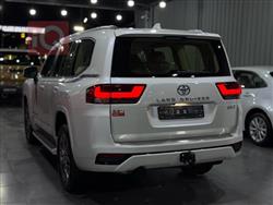 تۆیۆتا لاند کروزەر